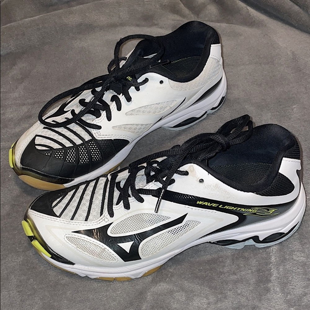 Mizuno Wave Lightning Z3